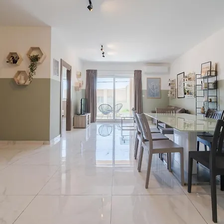 Coastal Charm In Opposite ! Marsaskala